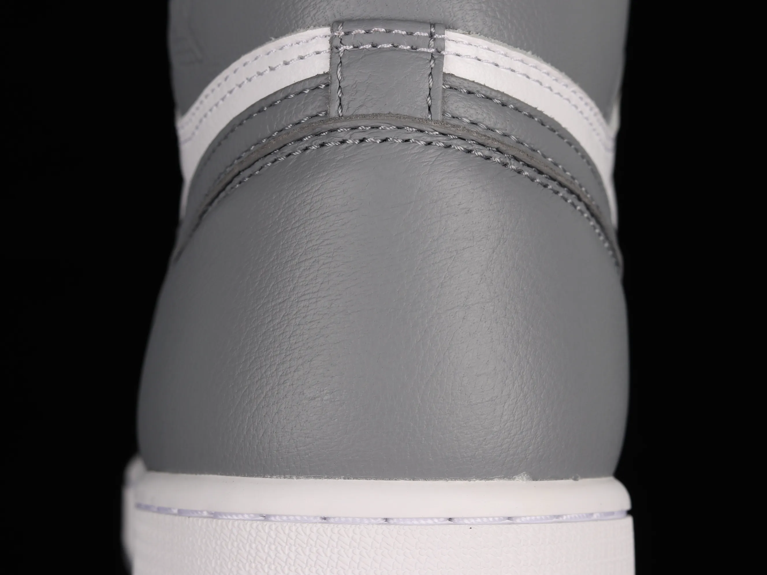All categories Air Jordan Jordan series basketball shoes Air Jordan 1 High foreign trade version Air Jordan 1 High OG "Stealth" AJ1 Joe 1 white gray 555088-037